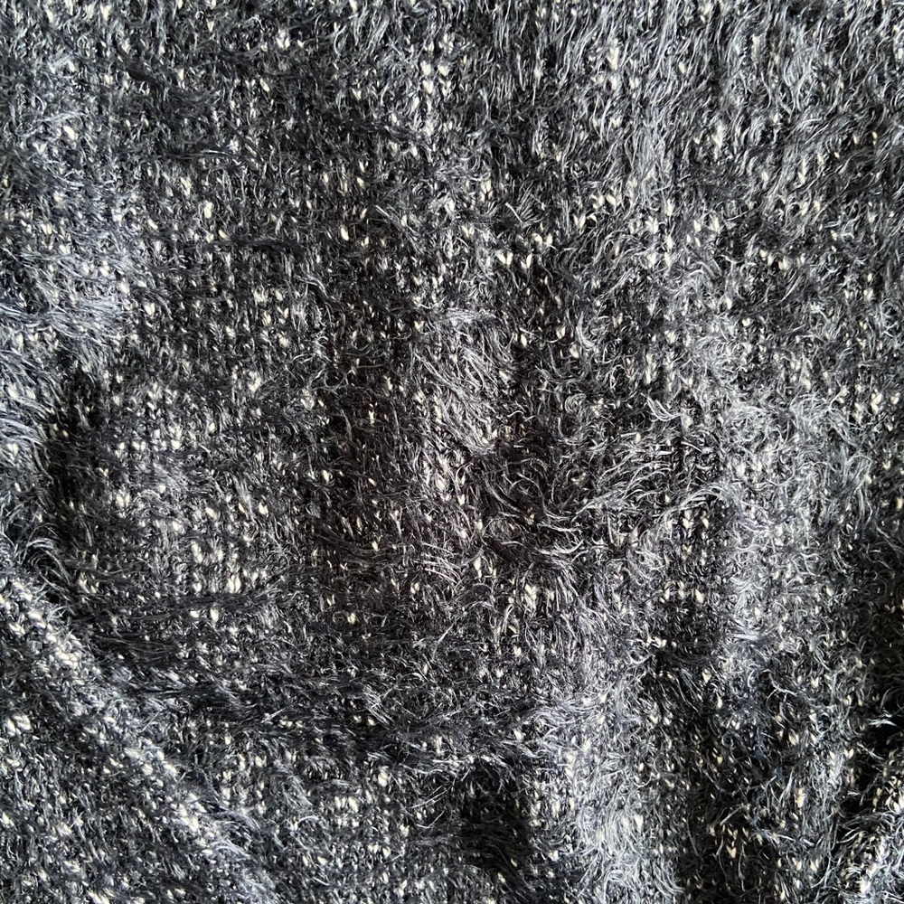Express Sweater - Picture 4 of 4